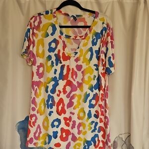 HEIMISH USA Multicolor Leopard Print V-Neck Short Sleeve Top